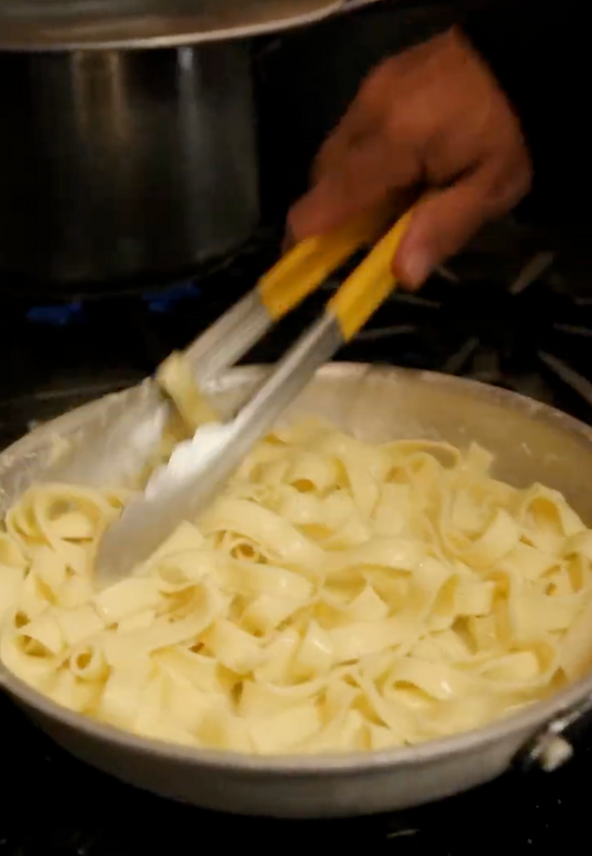 Pâtes au beurre maison – recette facile, crémeuse et aromatisable à souhait | Casa Calzone Québec