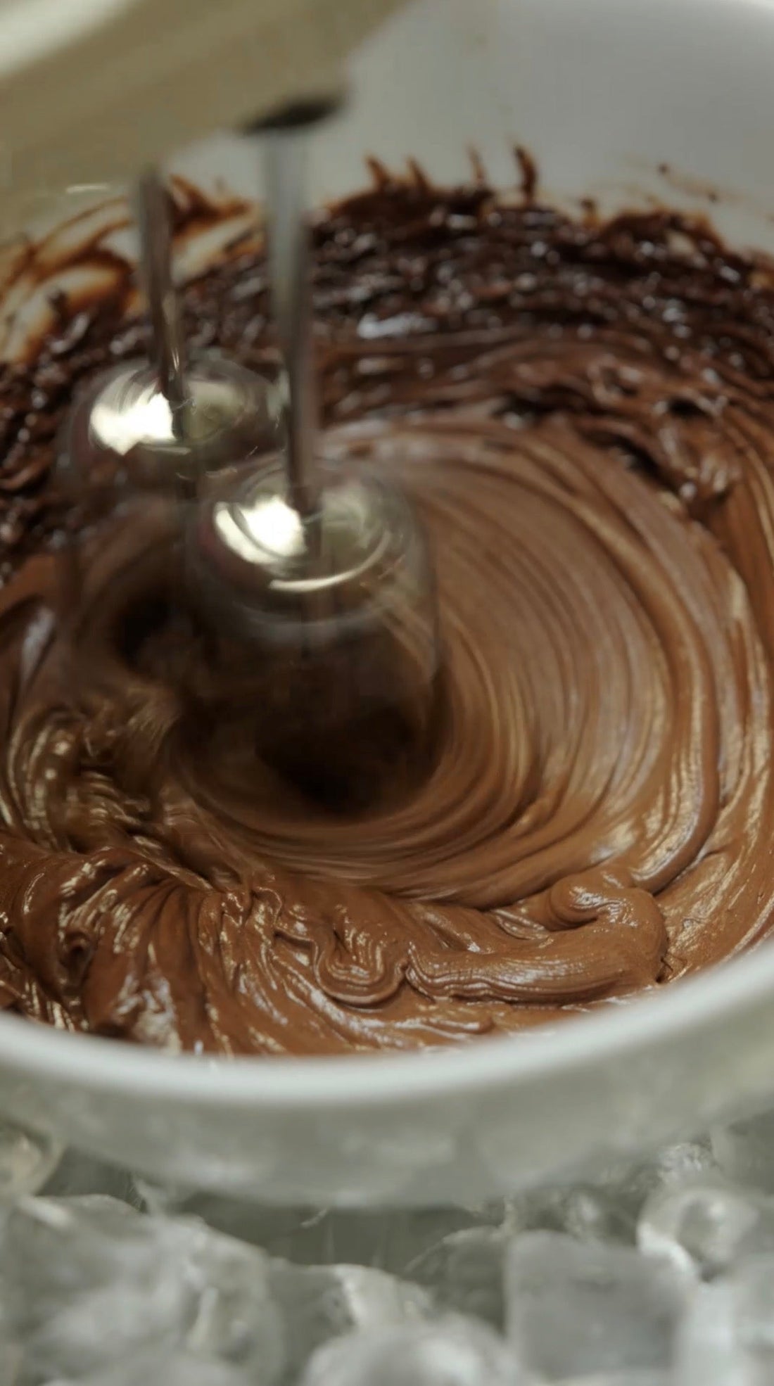🍫 Mousse légère au chocolat avec 2 ingrédients: chocolat et eau!